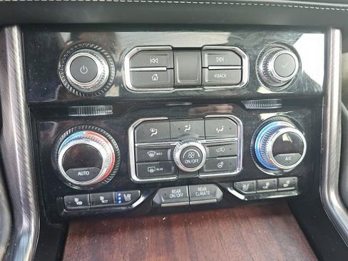 Used 2023 GMC Yukon Denali Ultimate image 26