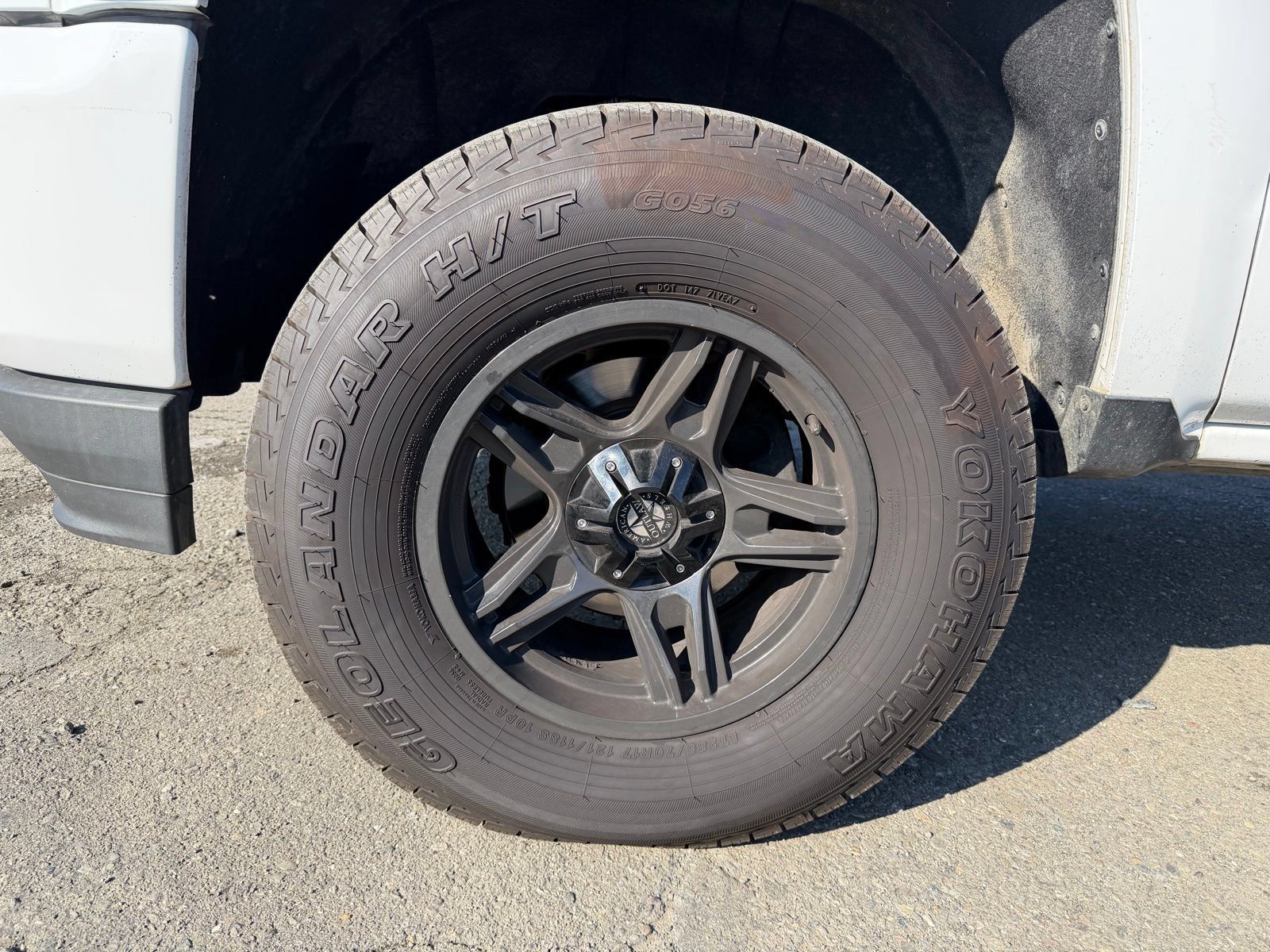 Used 2018 Chevrolet Silverado 1500 LT w/ All Star Edition AWD/4WD image 9