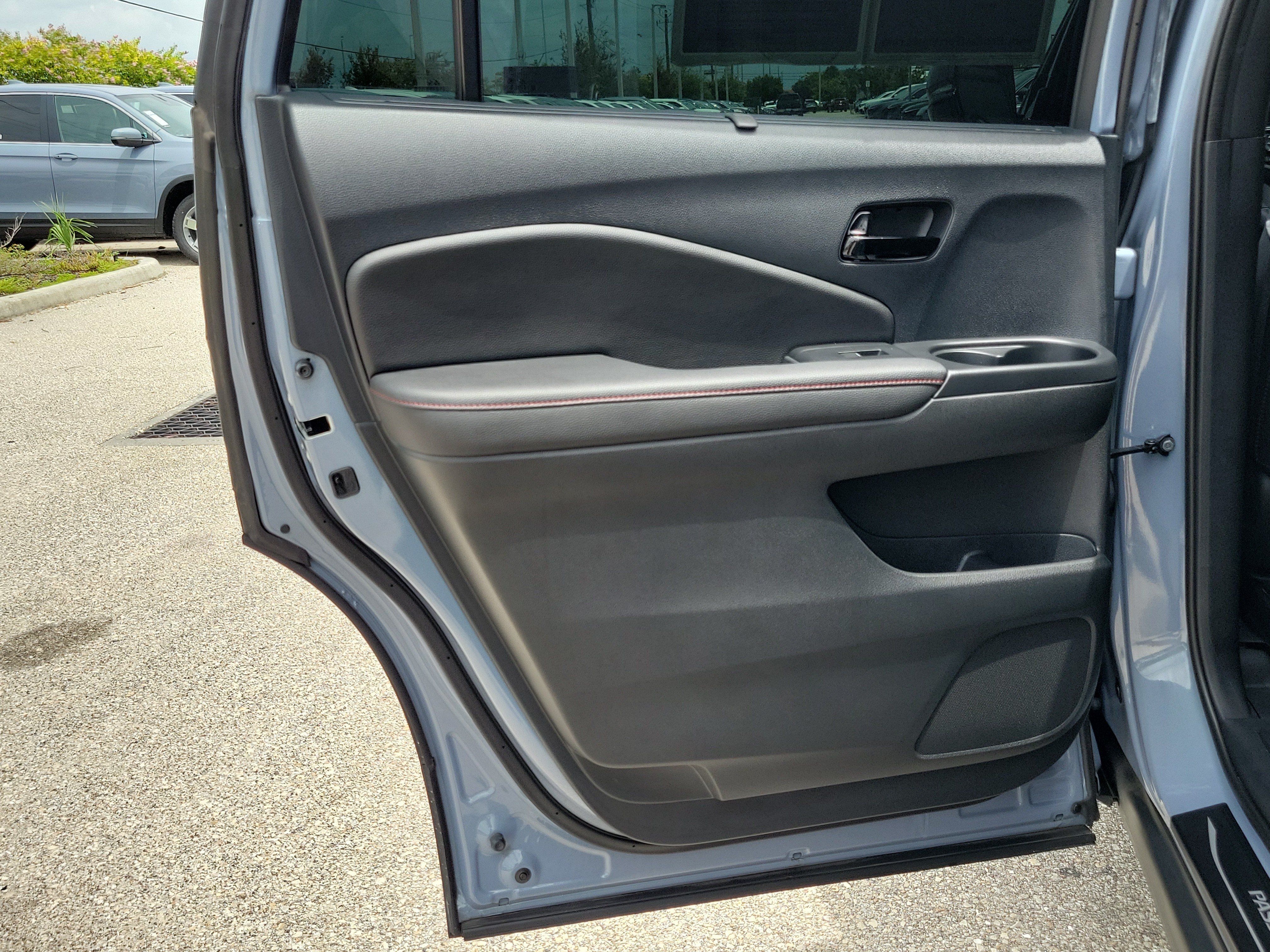 Used 2025 Honda Passport Black Edition image 15