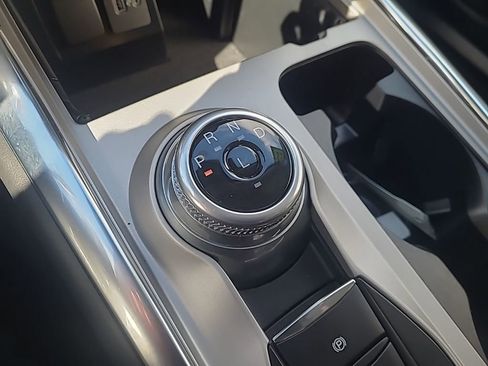 Used 2022 Ford Explorer XLT w/ Equipment Group 202A image 23