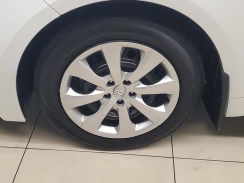 Used 2025 Toyota Corolla LE image 4