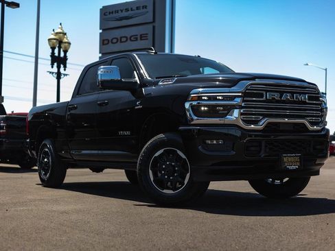 New 2025 RAM 2500 Laramie AWD/4WD image 1