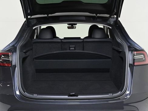 Used 2024 Tesla Model Y Long Range image 21