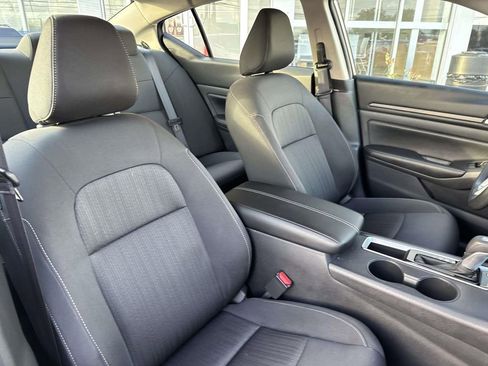 Used 2025 Nissan Altima 2.5 SV image 11