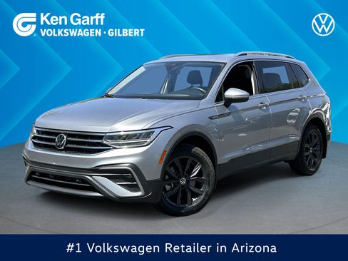 Used 2024 Volkswagen Tiguan SE FWD image 1