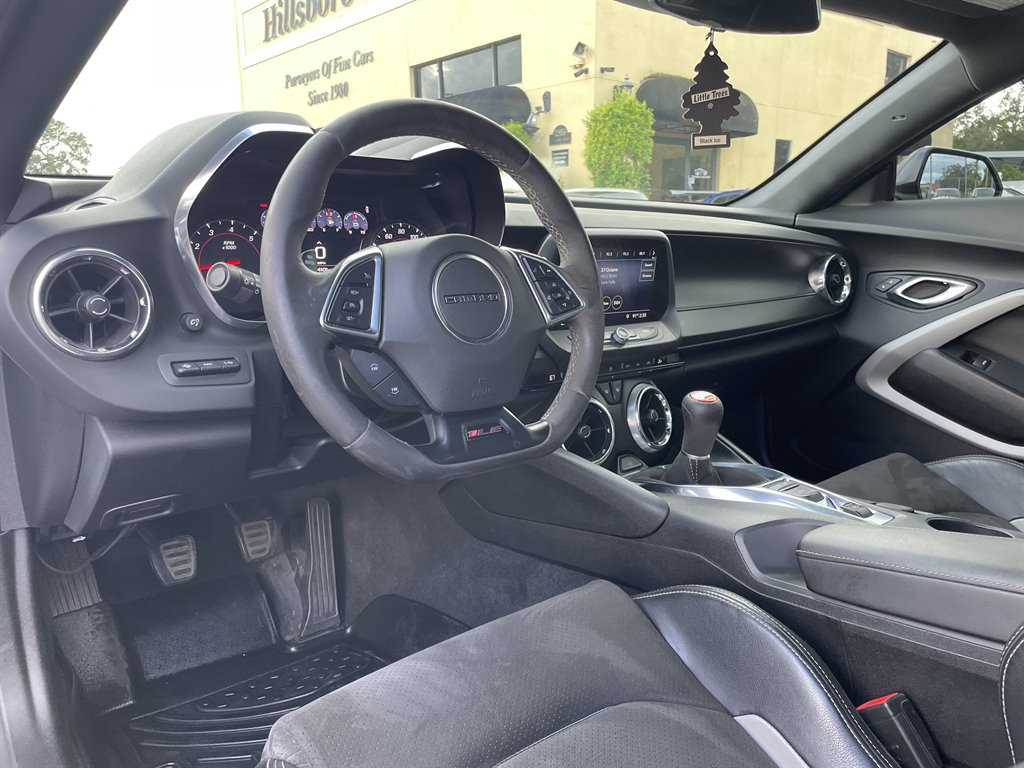 Used 2019 Chevrolet Camaro SS RWD image 13