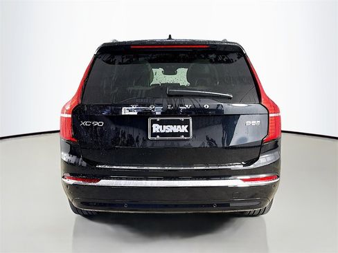 Certified 2025 Volvo XC90 B5 Core w/ Protection Package Premier image 6