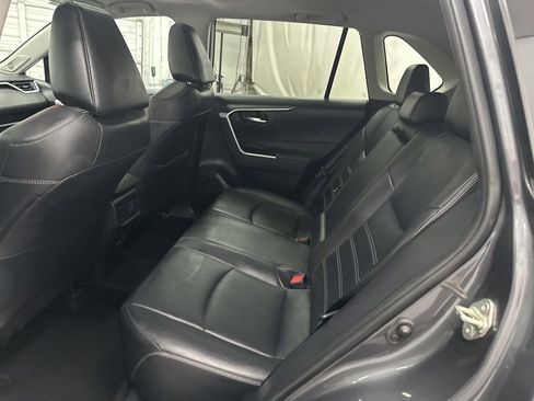 Used 2020 Toyota RAV4 XLE Premium FWD image 24