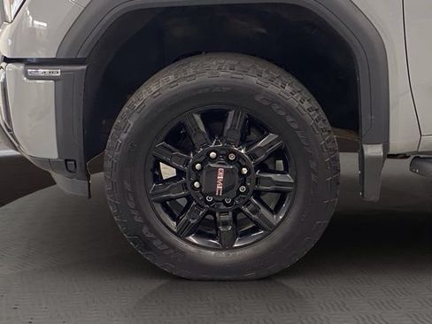 Used 2024 GMC Sierra 2500 AT4 w/ AT4 Preferred Package AWD/4WD image 17