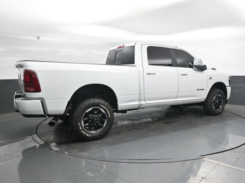 Used 2026 RAM 2500 Laramie AWD/4WD image 2