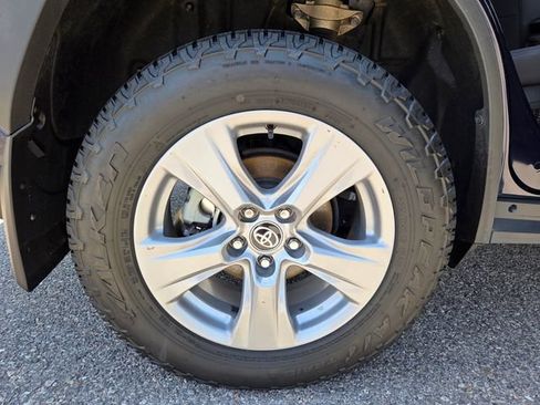Used 2023 Toyota RAV4 XLE w/ XLE Grade Weather Package AWD/4WD image 18