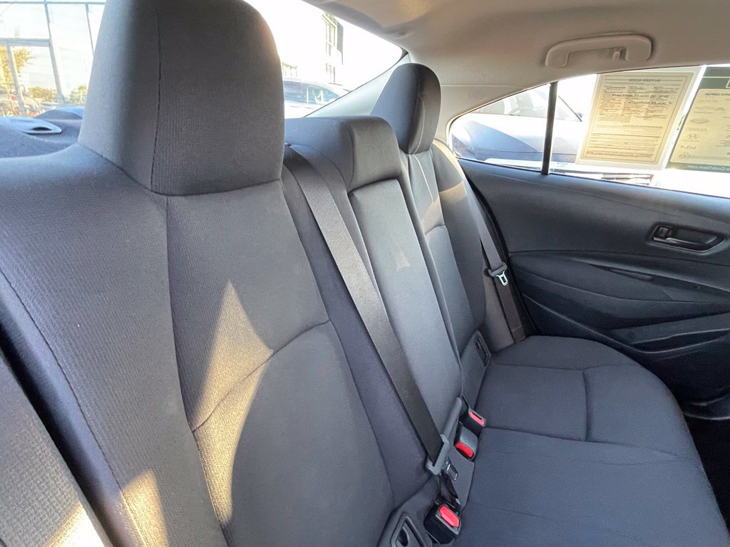 Used 2025 Toyota Corolla LE FWD image 27