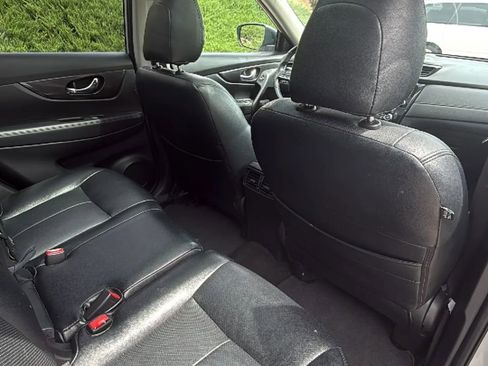 Used 2018 Nissan Rogue SV w/ Sun & Sound Touring Package image 28