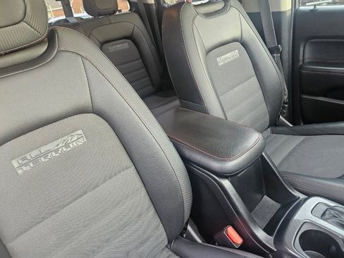 Used 2017 GMC Canyon SLE w/ All Terrain Package image 11