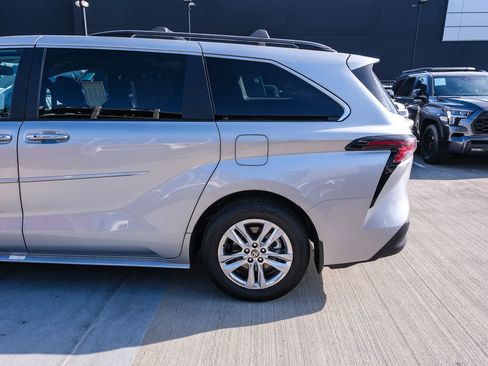 Certified 2024 Toyota Sienna XLE w/ XLE Plus Package FWD image 8