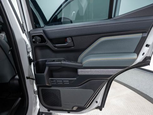 Used 2025 Toyota 4Runner Trailhunter image 58