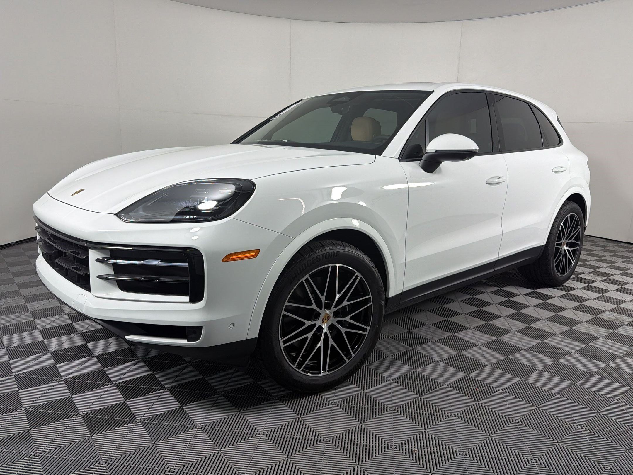 Used 2026 Porsche Cayenne AWD/4WD image 1