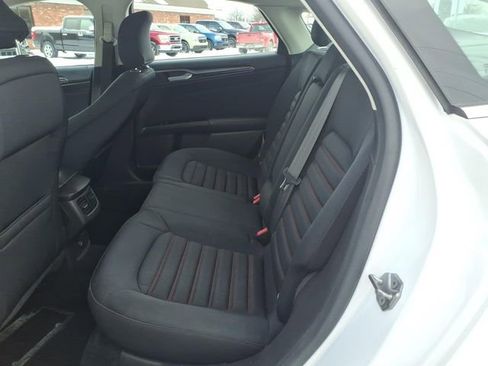 Used 2016 Ford Fusion SE image 11