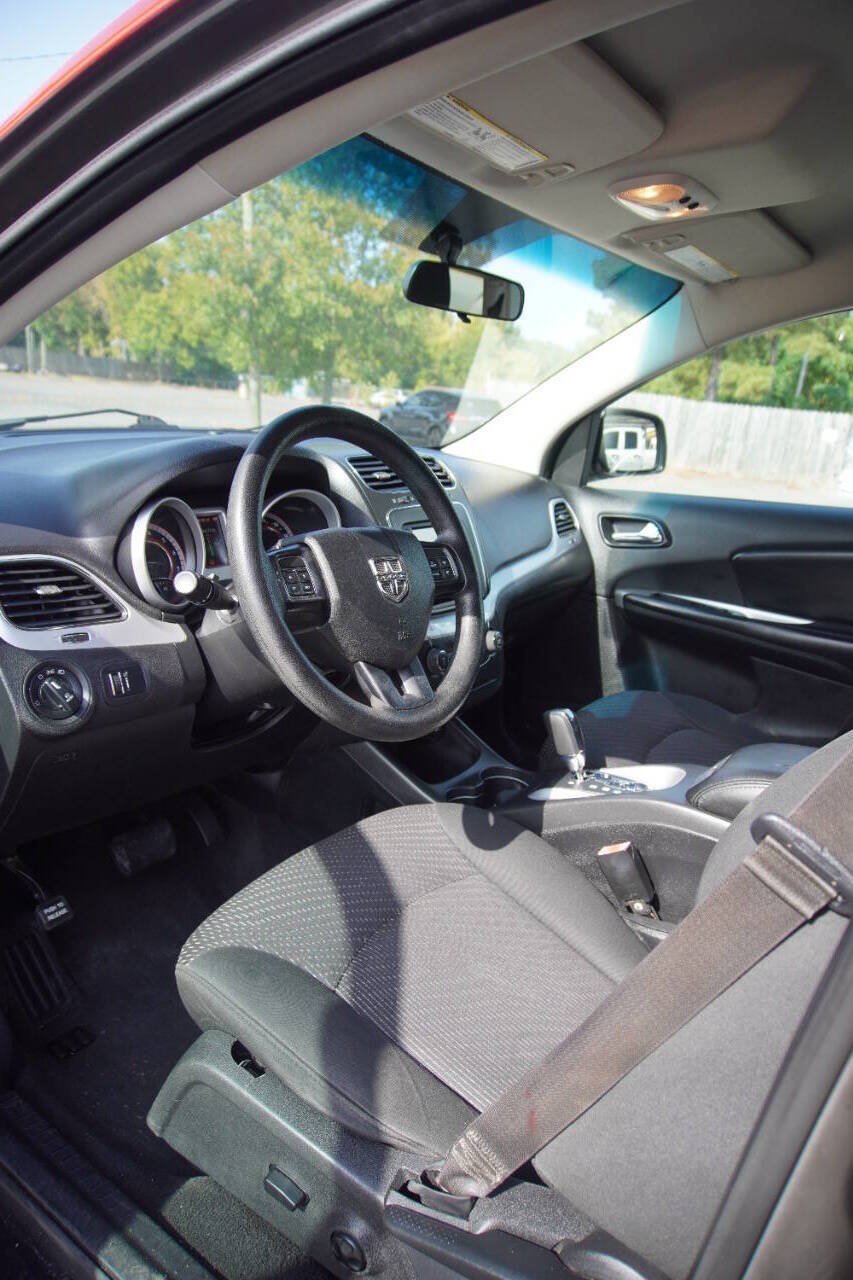Used 2016 Dodge Journey SXT w/ Comfort/Convenience Group AWD/4WD image 23