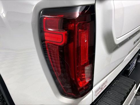 Used 2023 GMC Sierra 2500 AT4 w/ AT4 Premium Plus Package AWD/4WD image 29