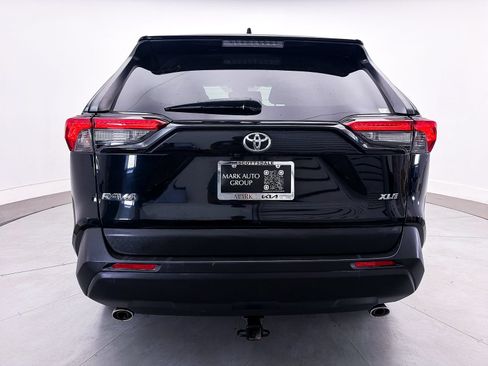Used 2019 Toyota RAV4 XLE Premium w/ Carpet Mat Package FWD image 13