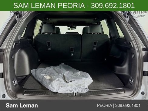 New 2025 Jeep Grand Cherokee Altitude image 25