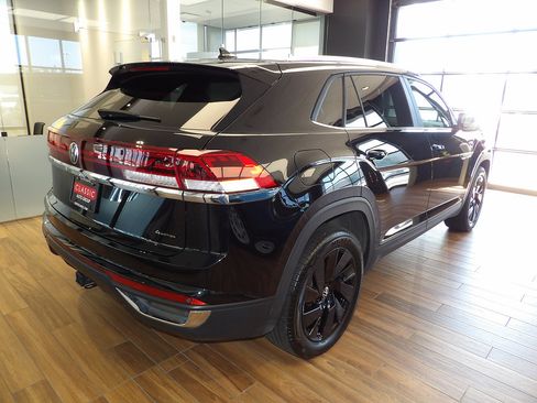 Used 2024 Volkswagen Atlas Cross Sport SE w/ Panoramic Sunroof Package AWD/4WD image 6