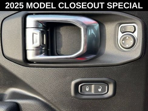 New 2025 Jeep Gladiator Sport image 13