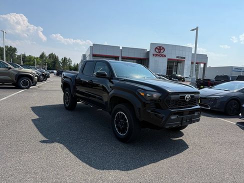 Used 2025 Toyota Tacoma TRD Off-Road w/ TRD Off Road Premium Package AWD/4WD image 1