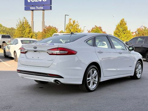Used 2018 Ford Fusion SE w/ Equipment Group 602A FWD image 7