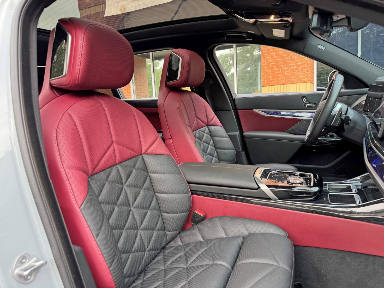 Used 2025 BMW 740i RWD image 47