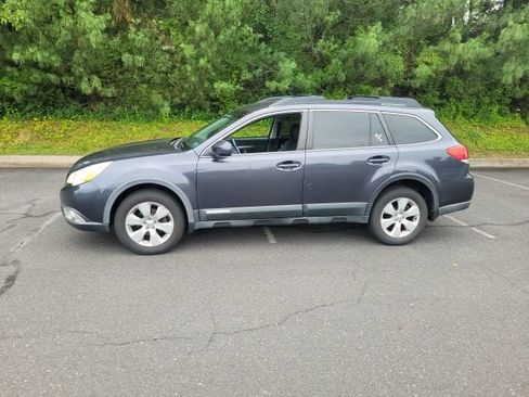 Used 2012 Subaru Outback 2.5i Premium w/ All-Weather Pkg AWD/4WD image 5