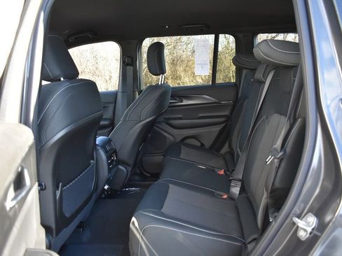 New 2025 Jeep Grand Cherokee Laredo w/ Luxury Tech Group I image 26