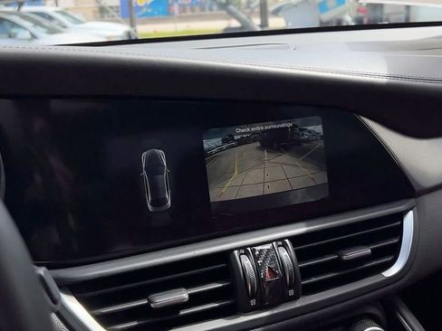 Used 2023 Alfa Romeo Giulia Veloce image 25