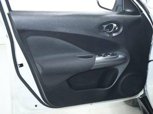 Used 2017 Nissan Juke SV image 24