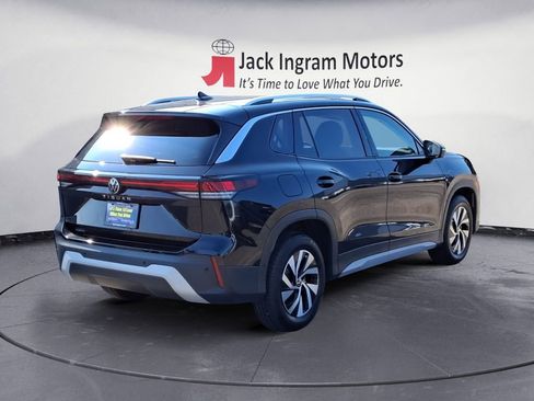 Used 2025 Volkswagen Tiguan S image 5