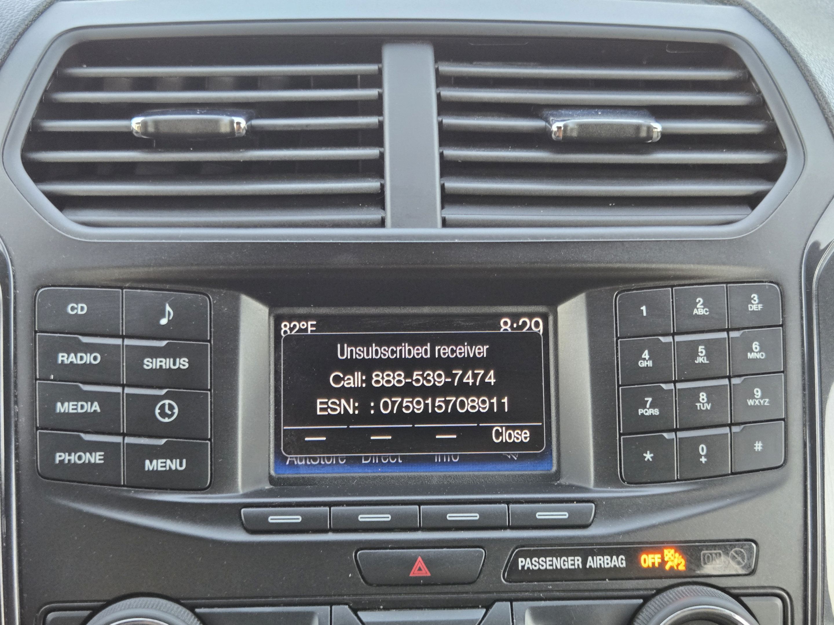 Used 2017 Ford Explorer XLT FWD image 13