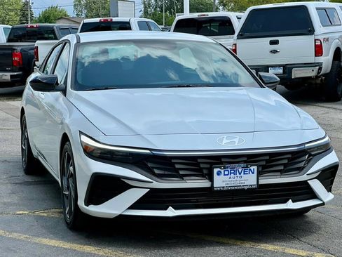 Used 2025 Hyundai Elantra Sport w/ Cargo Package FWD image 37
