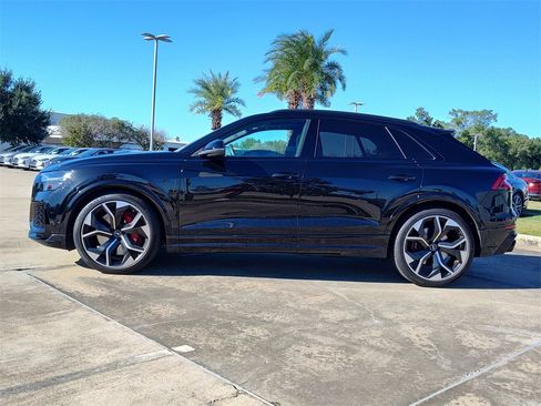 Used 2024 Audi RS Q8 4.0T w/ Black Optic Package image 4