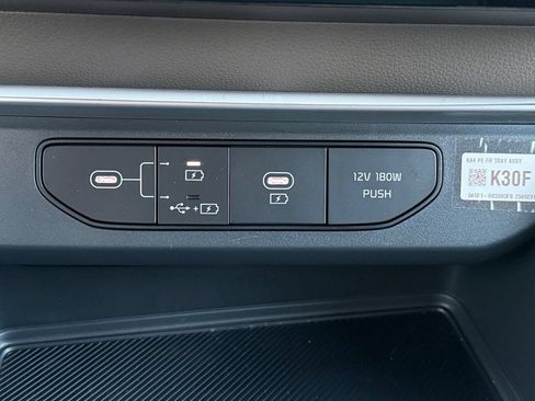 New 2026 Kia Carnival FWD image 18
