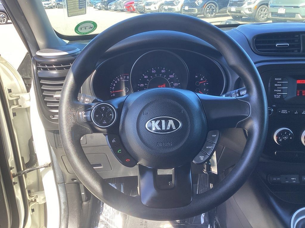 Used 2016 Kia Soul FWD image 16