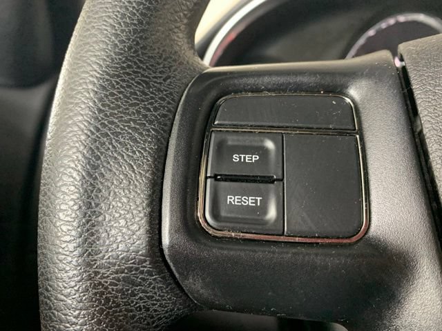 Used 2013 Chrysler 200 LX FWD image 25