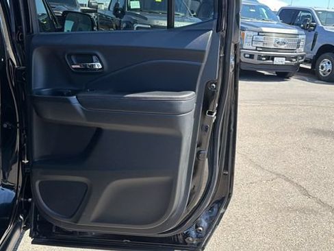 Used 2025 Honda Ridgeline Black Edition image 12