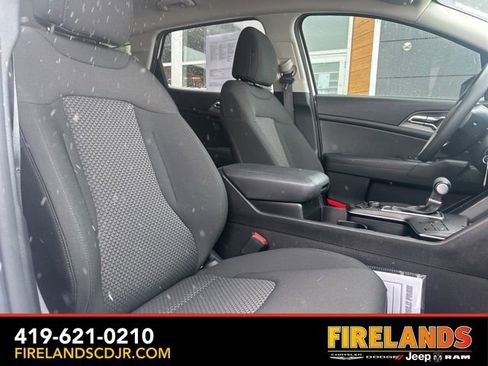 Used 2023 Kia Sportage LX image 17