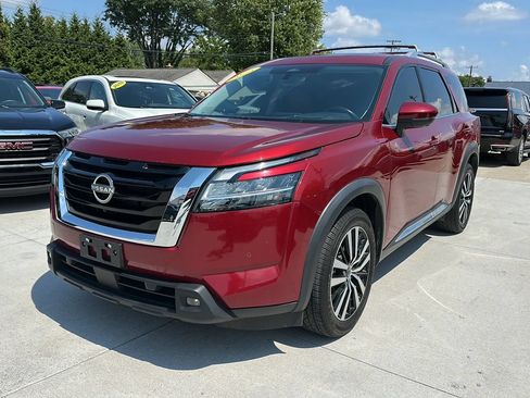 Used 2023 Nissan Pathfinder Platinum AWD/4WD image 1