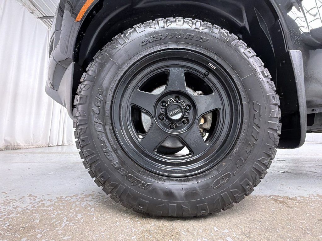 Used 2025 Nissan Frontier SV w/ SV Convenience Package AWD/4WD image 14