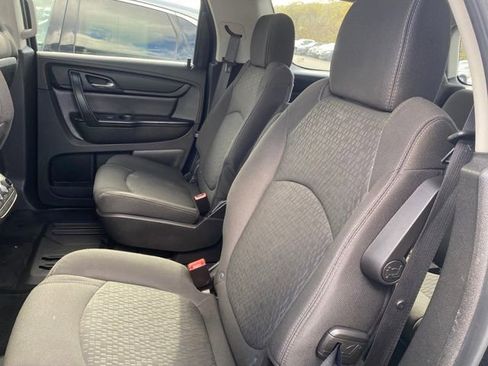 Used 2016 GMC Acadia SLE image 19