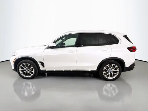 Used 2024 BMW X5 xDrive50e w/ Premium Package image 4