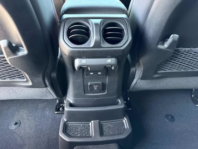 New 2026 Jeep Wrangler Unlimited Sahara w/ Whitecap Package AWD/4WD image 31