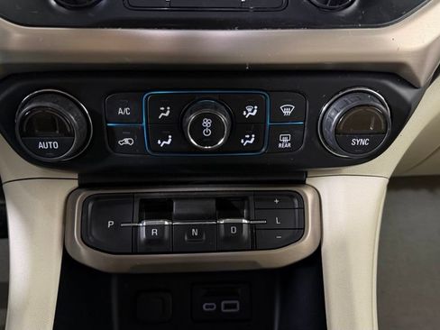 Used 2020 GMC Acadia Denali AWD/4WD image 25